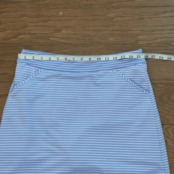 Peter Millar Golf Skort Blue White Striped Polyester SZ Small - Picture 3 of 8